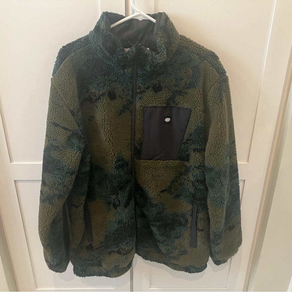 686 men’s everywhere outpost Sherpa fleece jacket camo large